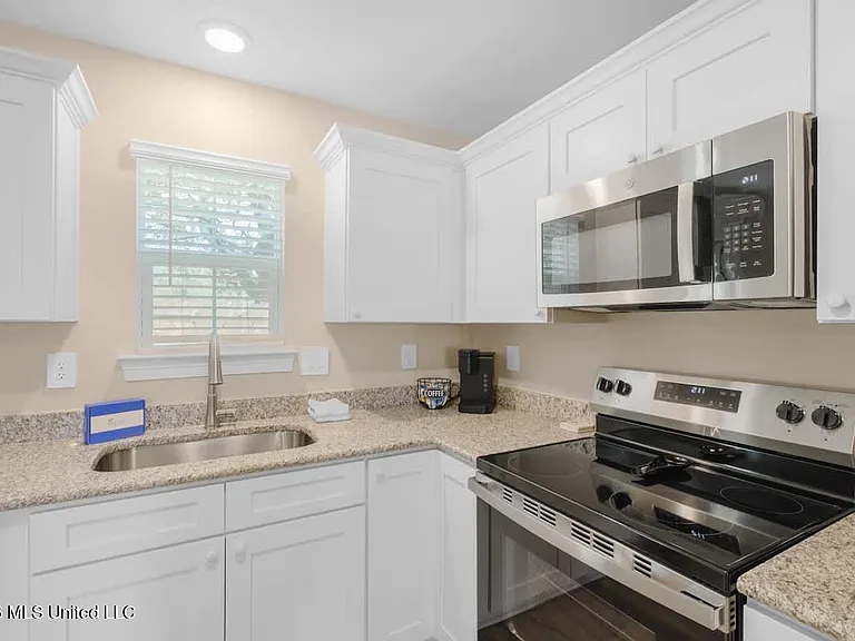 122 Coral Breeze Dr — Photo 10