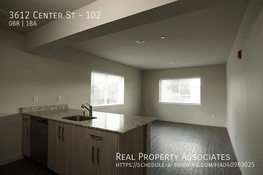Spacious and Bright Newly Built Studio Apartment in the Heart of Tacoma — Photo 4