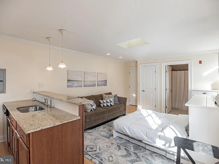 1716 Pine St #5/3R — Photo 15