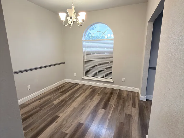806 Burr Oak Dr — Photo 8
