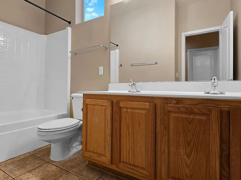 18651 W Sunrise Dr — Photo 25