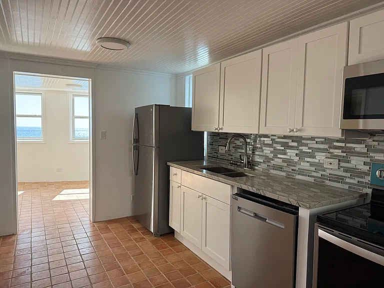 4V-1 Fortuna We St — Photo 14