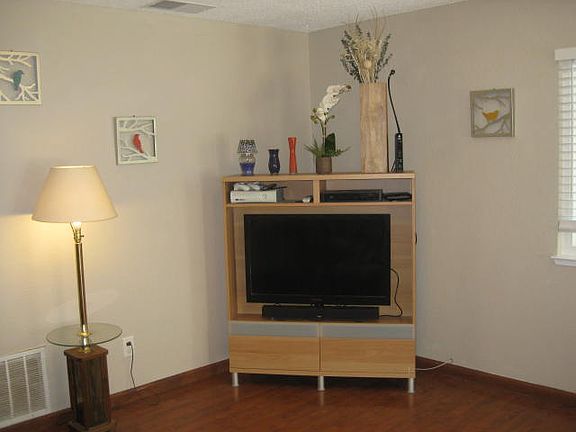 4th image of 1341 Leo Way