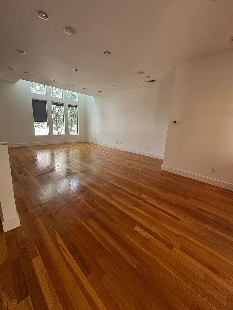 1600 N Haskell Ave — Photo 2