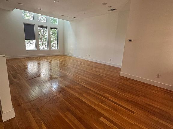 2nd image of 1600 N Haskell Ave APT 11