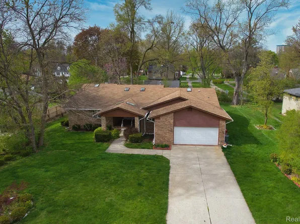 17510 Westland Ave, Southfield, MI 48075