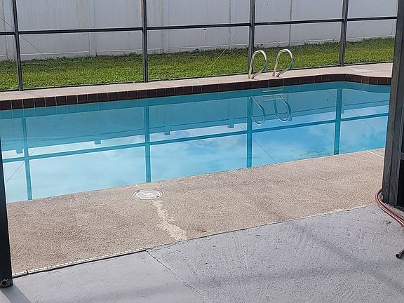 3rd image of 733 Maloney Ln