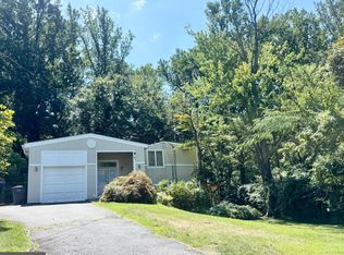 7313 Brad St, Falls Church, VA 22042