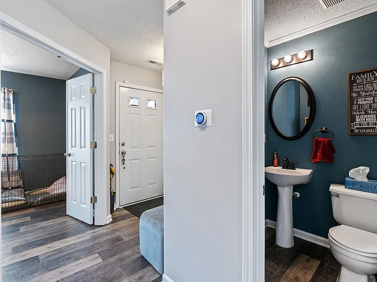 102 Bermuda Green Dr — Photo 6