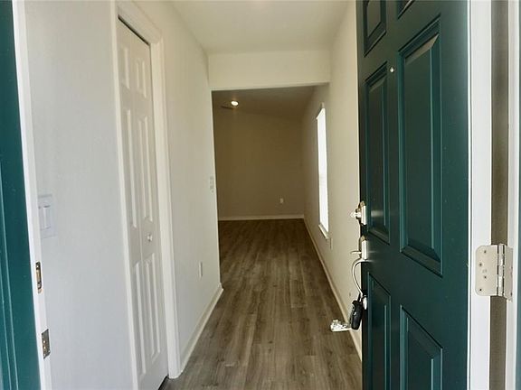 2nd image of 2607 Tulip St