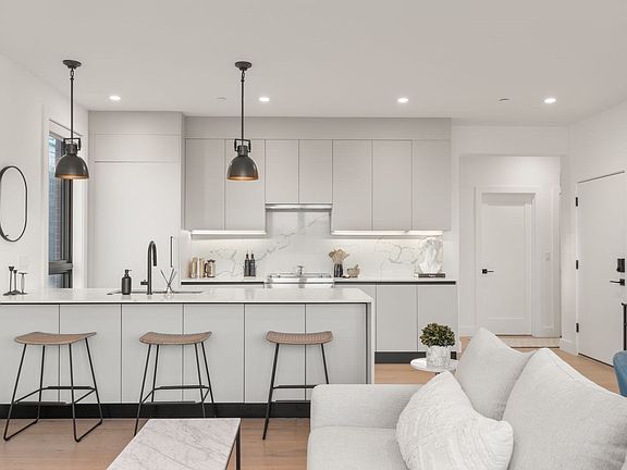 5th image of 75 W Broadway #202