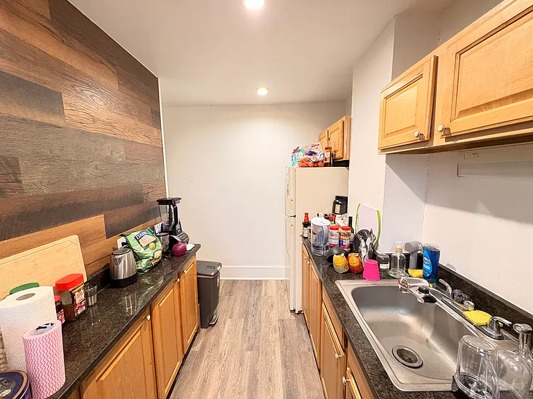 5818 Hobart St #2 — Photo 3