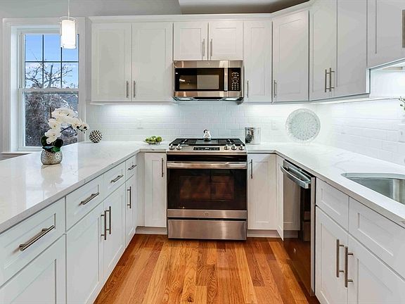 3rd image of 79 Temple St #2