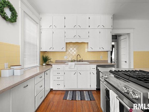 3rd image of 2218 Harrison St