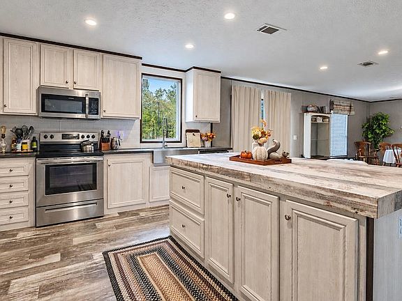 2nd image of 4911 Bill Rosteet Rd