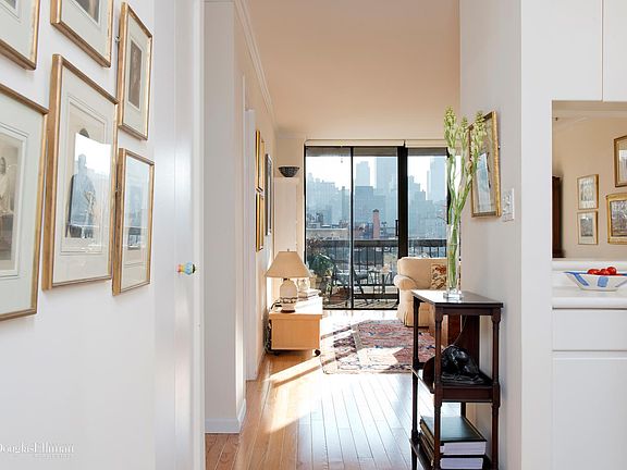 3rd image of 130 W 79th St APT 6A