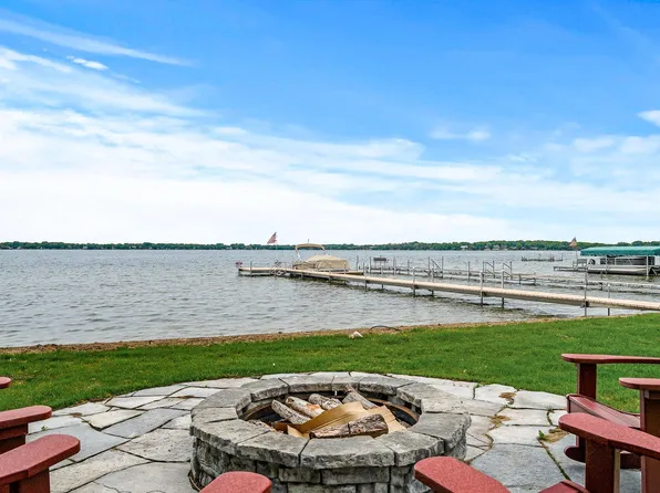255 S Shore Dr, Forest Lake, MN 55025