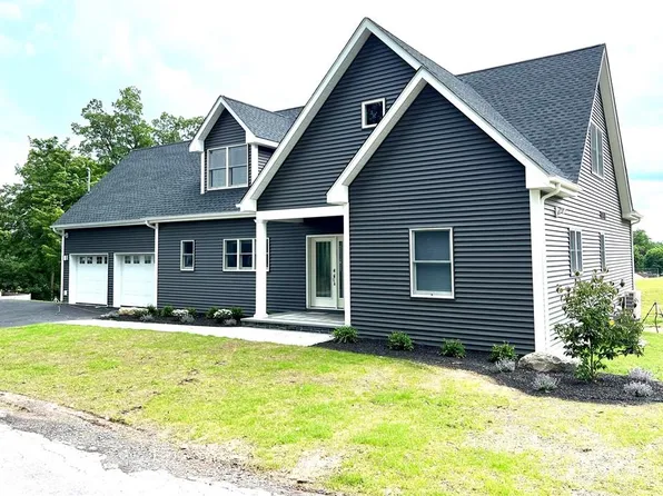 11 McCanns Lane, Cornwall, NY 12518