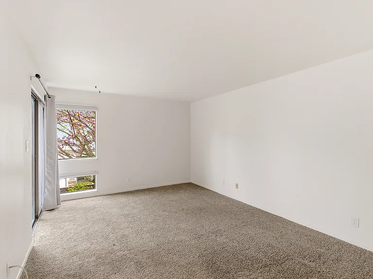 58 E Poplar Ave #5 — Photo 13