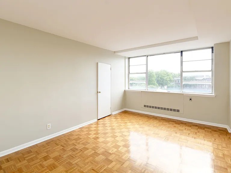 1620 E Broad St #402 — Photo 16