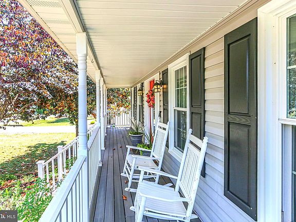 3rd image of 11916 Woodland View Dr