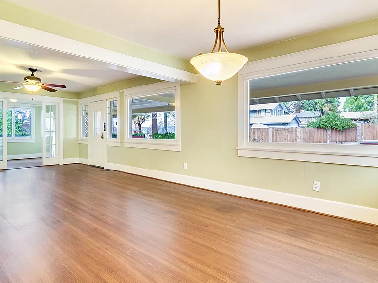 606 Cypress Cir — Photo 7
