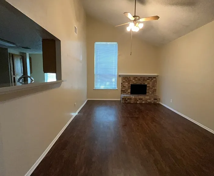 4304 Hulen Cir E — Photo 9