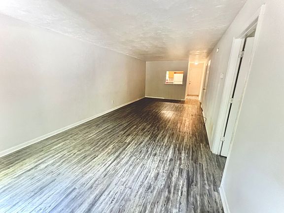 3rd image of 2110 Golf Terrace Dr APT B