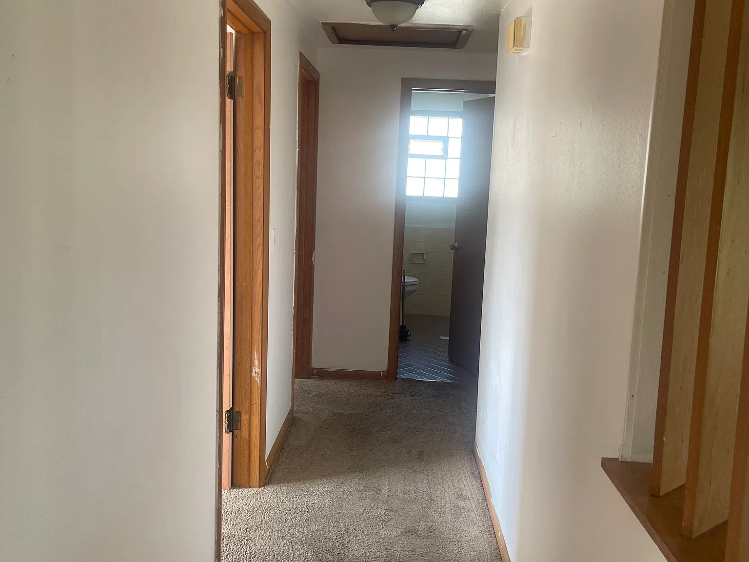 2 bed, 1.5 bath, 2000 sqft, $1,100 — Photo 3