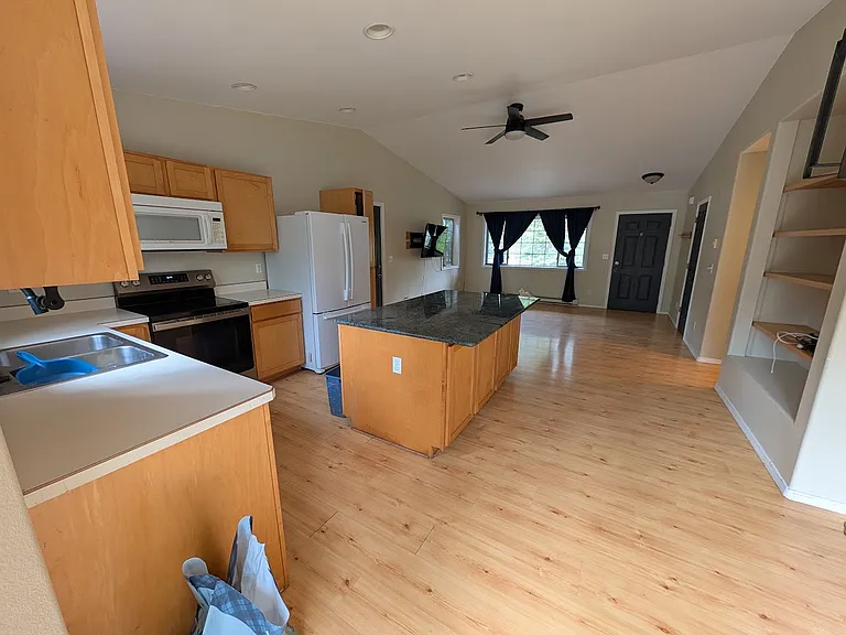 33525 Westview Dr — Photo 4