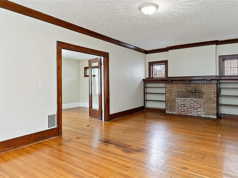 19 Genesee Park Blvd — Photo 11