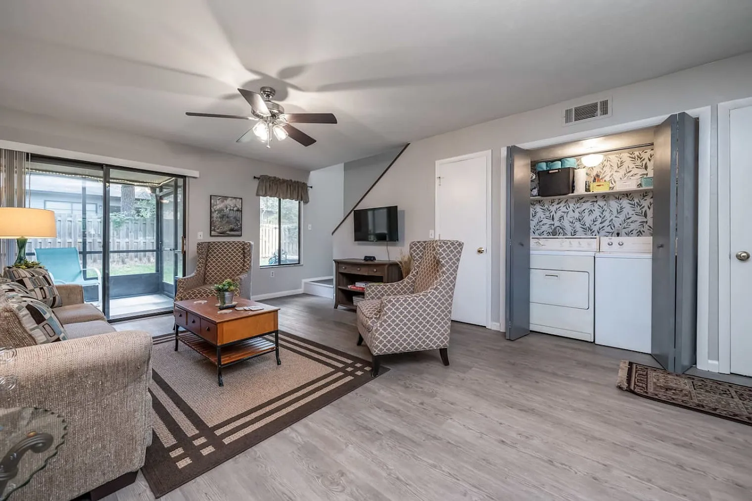 2 bed, 2.0 bath, 990 sqft, $3,317 — Photo 3