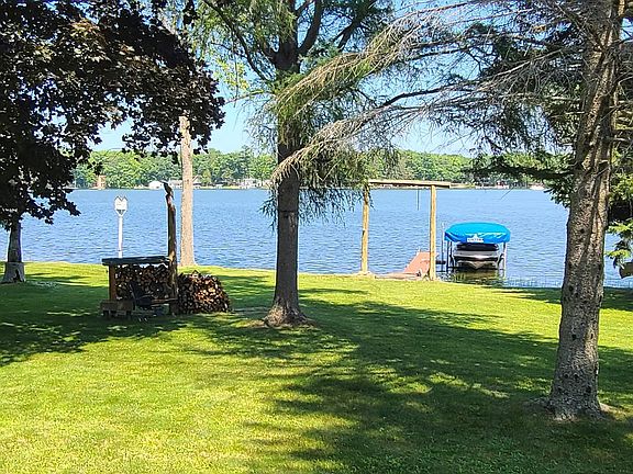 3rd image of 3631 W Cedar Lake Rd
