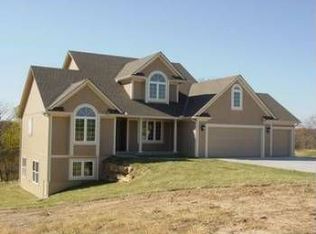 13502 Lethas Ct, Smithville, MO 64089