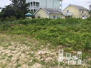 2nd image of 711 Carolina Beach Avenue N