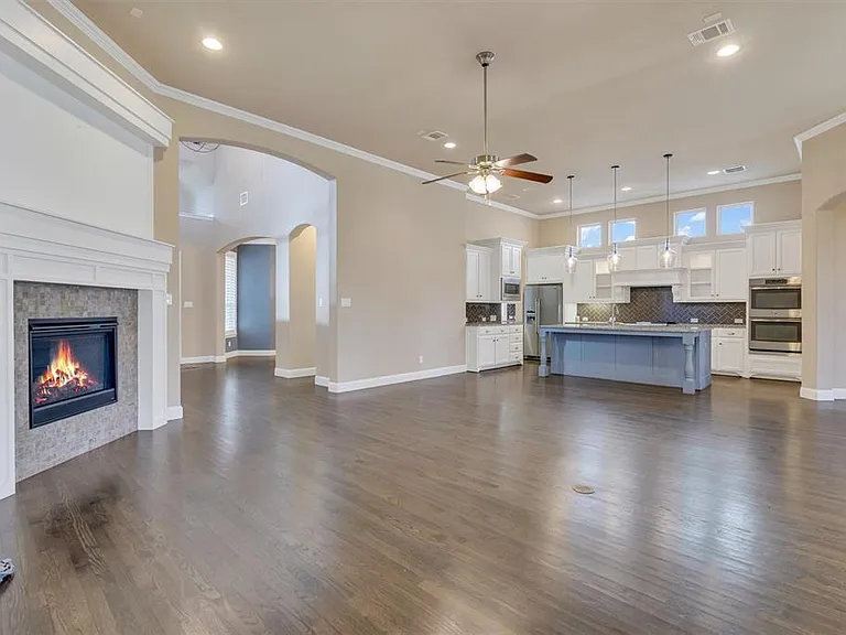 7336 Champagne Dr — Photo 6