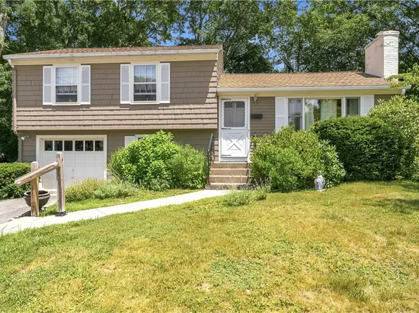 181 Brookside Dr, North Kingstown, RI 02852