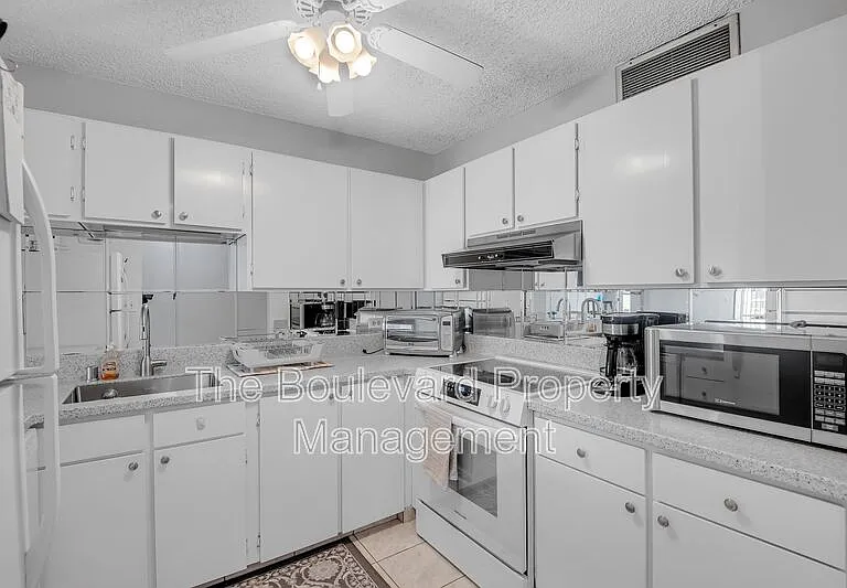 2575 Kuhio Ave #1001 — Photo 8