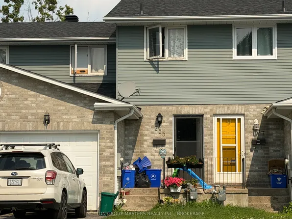 255 Melanie Ave, Kingston, ON K7M 8C2