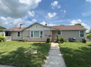 1402 N 14th St, Dekalb, IL 60115