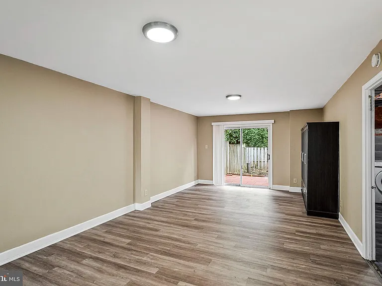 14707 Bentley Sq — Photo 3