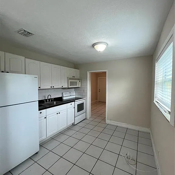 5721 SW 38th St — Photo 5