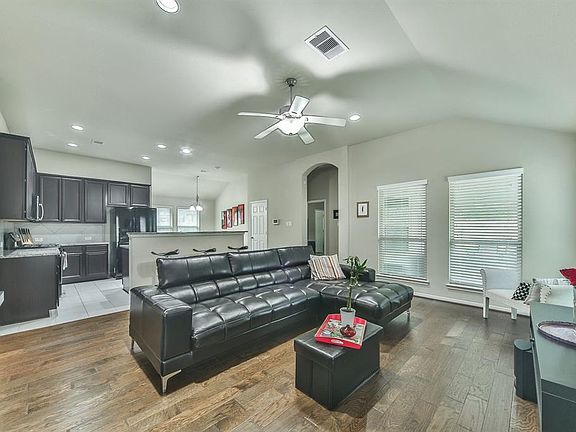 5th image of 15831 Whisper Woods Dr