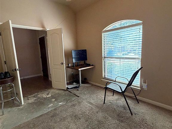3rd image of 2316 Dovetail St