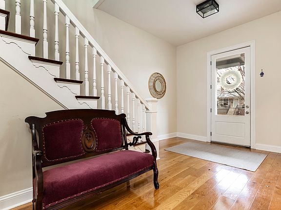 5th image of 1832 Deerwood Ave
