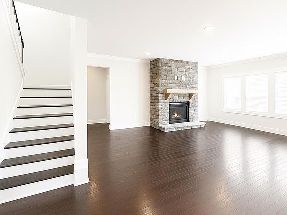 4th image of 112 Quiet Creek Ct