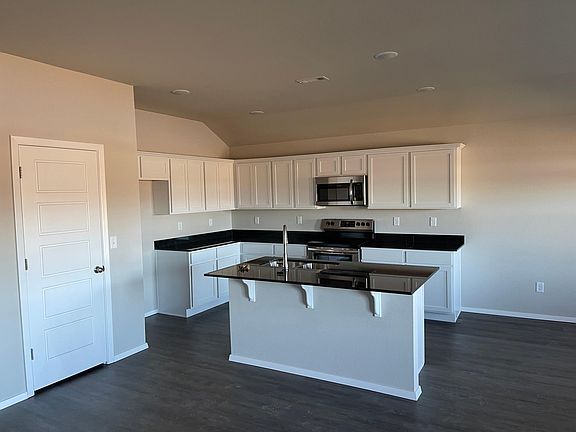 3rd image of 3056 Azurite St
