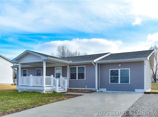 706 W Bourbon St, Eldon, MO 65026