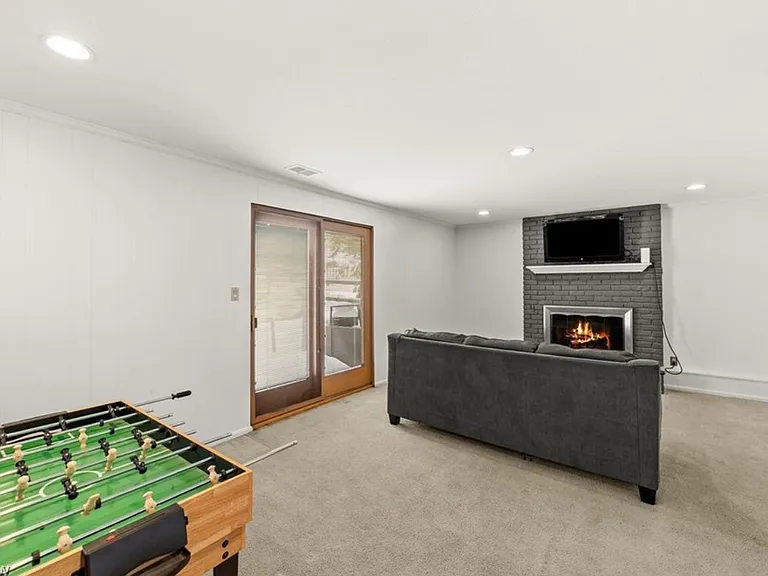 6728 Edgemoor Ave — Photo 12