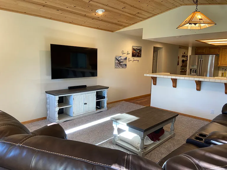 125 Wagon Wheel Rd — Photo 25